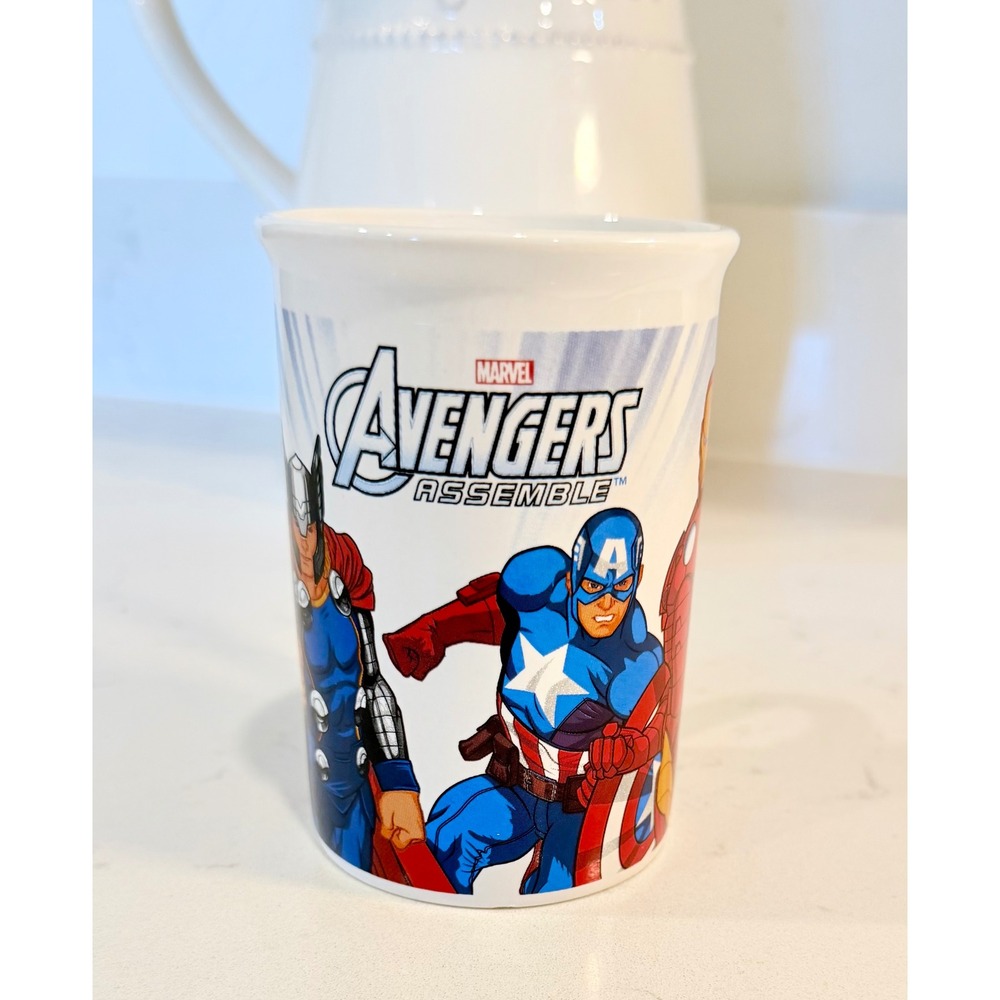 Marvel Avengers Assemble Coffee Mug 2014 Captain America Iron Man Thor Hulk 4.5"